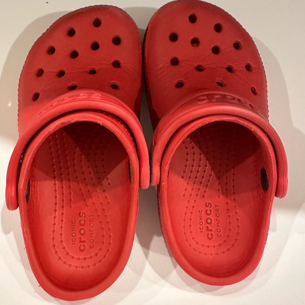 Crocs toddler size 8